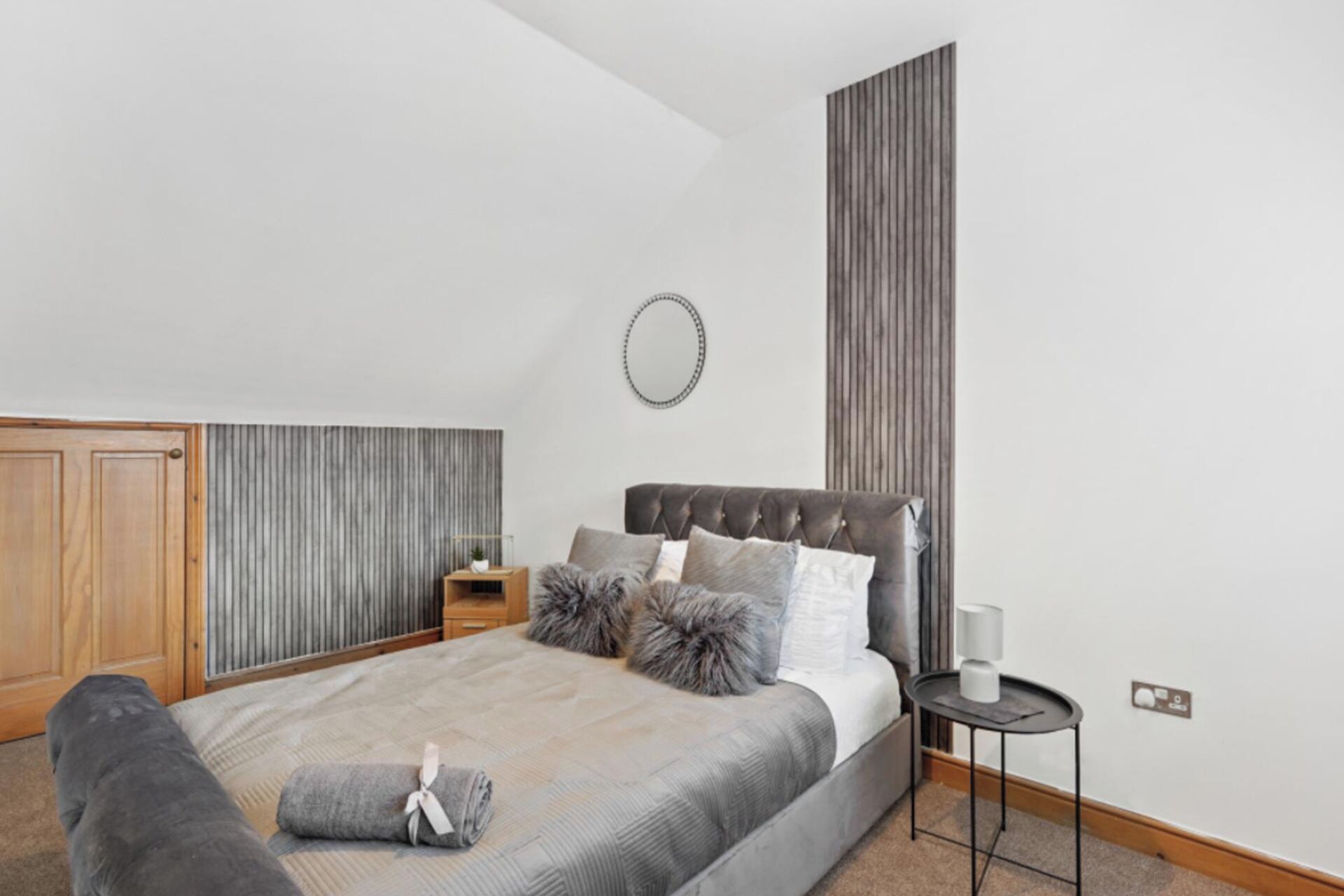 3 dormitorios, sistema de insonorización, tabla de planchar con plancha