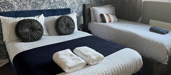 Canterbury Charm, Spacious 4 Bed House