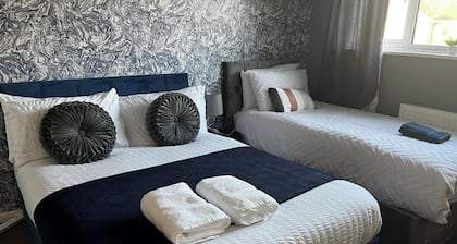 Canterbury Charm, Spacious 4 Bed House