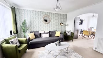 House | Living area | Flat-screen TV