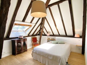 4 habitaciones, tabla de planchar con plancha y wifi gratis 