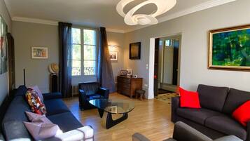 Televisie, boeken en een stereo