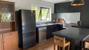 Kühlschrank, Ofen, Herdplatte, Geschirrspüler