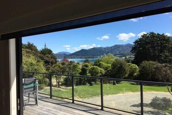 Lounge and front deck