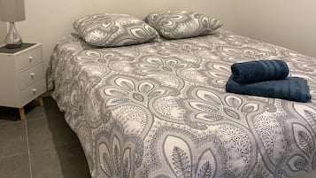 1 chambre, fer et planche à repasser, lit parapluie, Wi-Fi gratuit
