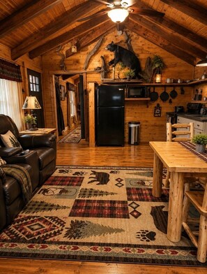 Interior - Gettin Cozy - Peaceful Mountain Escape for Couples - Hot Tub, Pet Friendly (Sevierville)