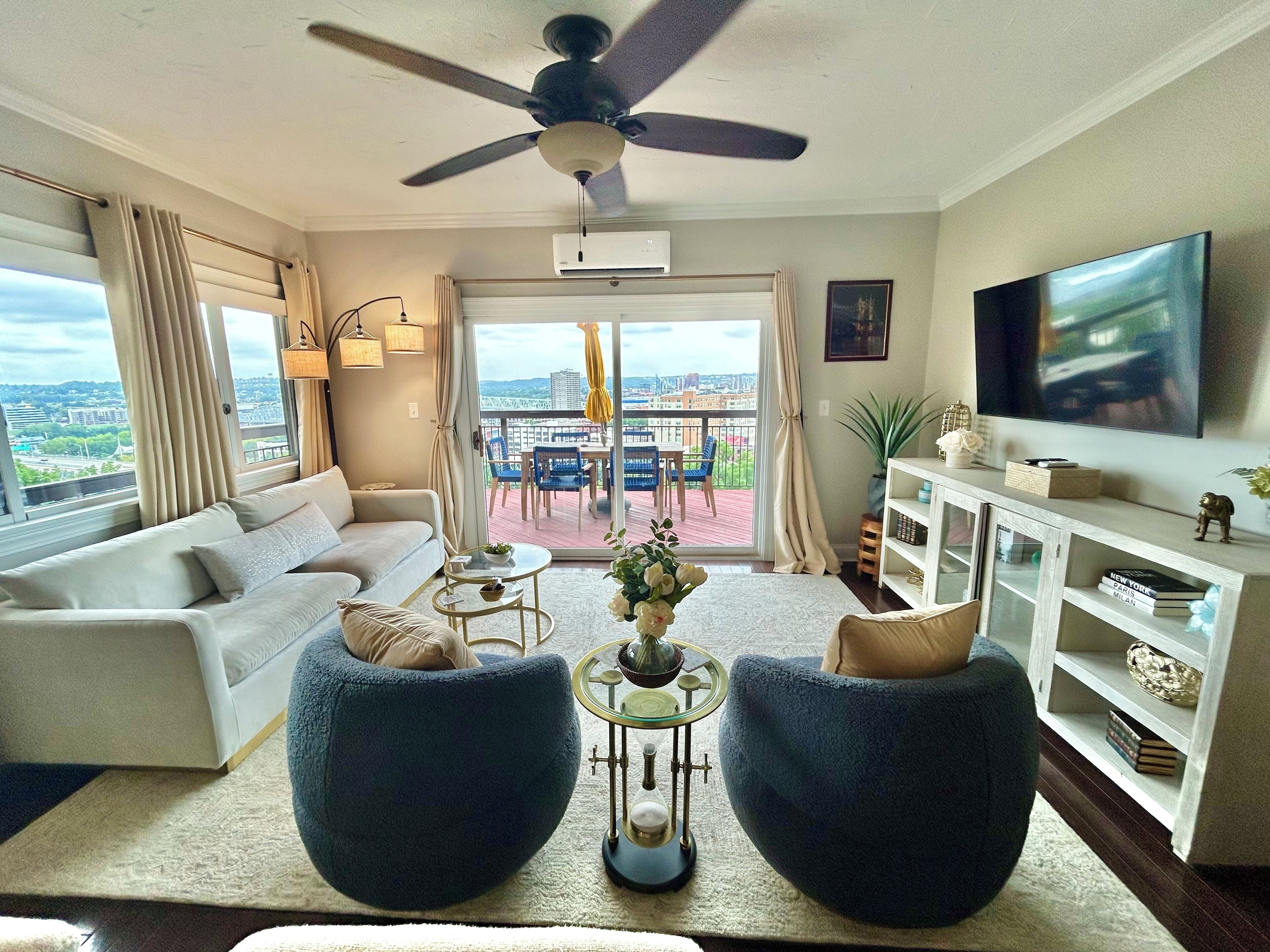 Luxury 2-Bedroom Mount Adams Apartment, Minutes from Downtown and Stadiums