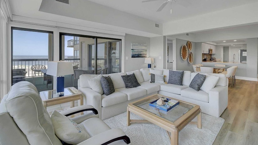 1408 Ocean Club by Avantstay Oceanfront Home w/ Amazing Views!