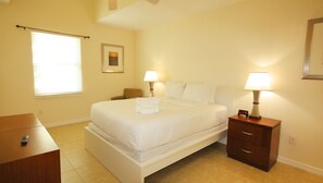 1 bedroom, free WiFi - Two Bedroom Condo Johns Pass (Madeira Beach)