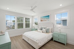 8 bedrooms, desk, iron/ironing board, free WiFi