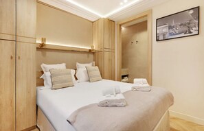 1 chambre, fer et planche à repasser, Wi-Fi, literie fournie