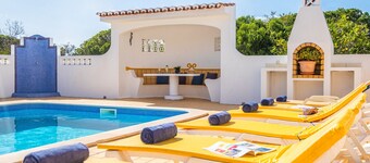 Charming villa w/ outdoor BBQ, Carvoeiro