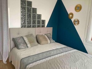 2 bedrooms, iron/ironing board, free WiFi, bed sheets