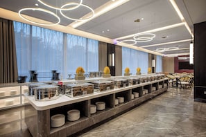 Breakfast area - Ramada BY Wyndham Xishuangbanna Jinghong (Xishuangbanna Dai)