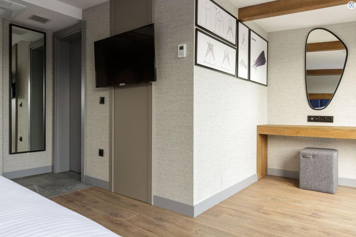 Deluxe Room, Balcony