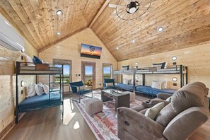 2 Schlafzimmer, Bügeleisen/Bügelbrett, Internetzugang, Bettwäsche