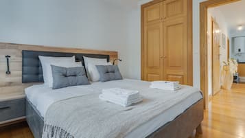 2 habitaciones, tabla de planchar con plancha, wifi y ropa de cama