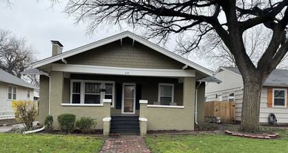 The Guide house! Beautiful 2 bedroom close to the fairgrounds and the College