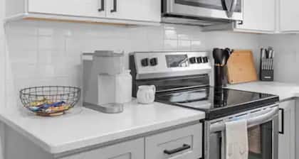 Downtown | Hot Tub | Pet Friendly