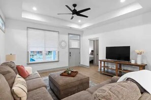 Smart TV, video games