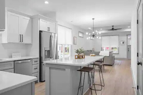 Downtown | Hot Tub | Pet Friendly | Pool Table