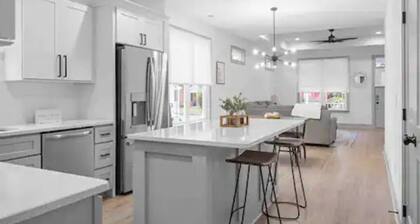 Downtown | Hot Tub | Pet Friendly | Pool Table