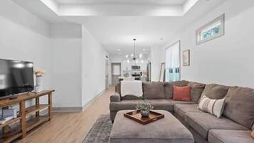 Smart TV, video games