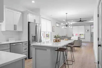 Downtown | Hot Tub | Pet Friendly | Pool Table