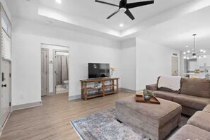 Smart TV, video games