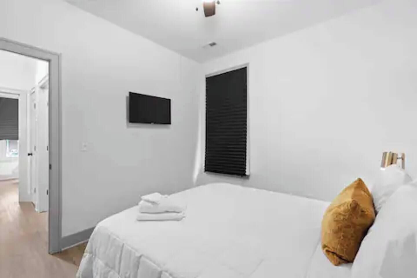 Escrivaninha, ferros/tábuas de passar roupa, Wi-Fi de cortesia