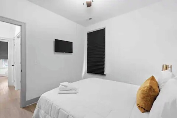 Desk, iron/ironing board, free WiFi, bed sheets