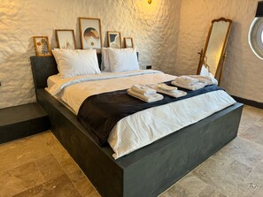 Premium bedding, soundproofing, free WiFi, bed sheets - MOLEN ALAÇATI (Cesme)
