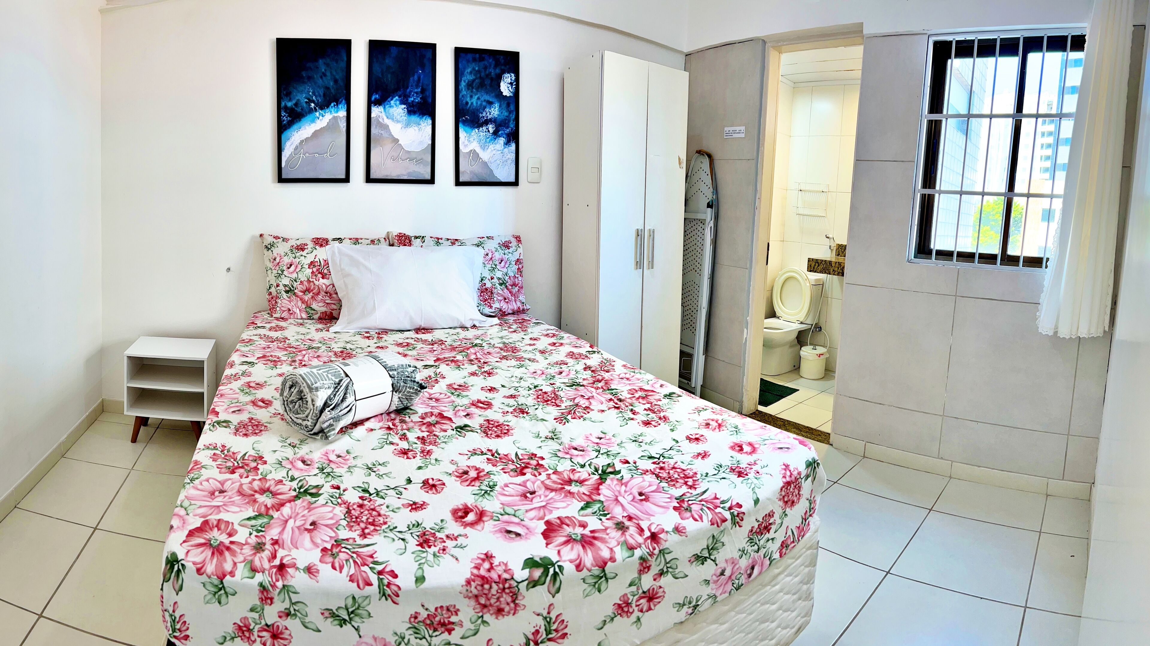 1 slaapkamer, een bureau, gratis wifi, beddengoed