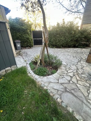 Property grounds - Maison Avec Jardin + Parking à 10 Minutes à Pied du Métro Mairie de Montreuil (Montreuil)