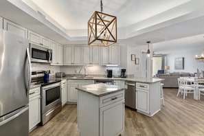 Fridge, microwave, oven, stovetop - Summer House 204B (Orange Beach)