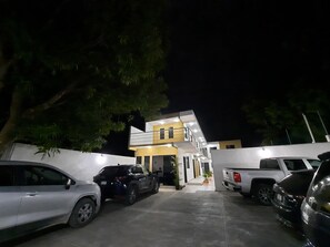 Front of property - Hotel Luna Turquesa Bacalar- Free Kayaks (Bacalar)