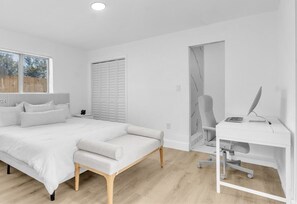 3 bedrooms, iron/ironing board, WiFi, bed sheets