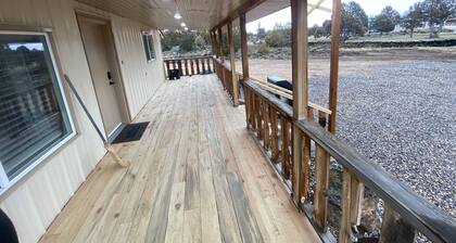 Cozy 2-bedroom cabin In enchanting Hatch near the river! Between Bryce and Zion