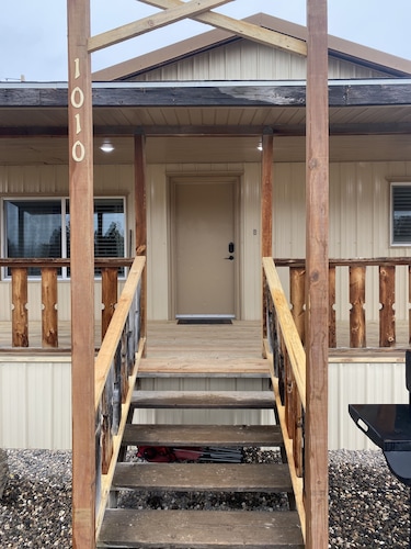  Cozy 2-bedroom cabin In enchanting Hatch near the river! Between Bryce and Zion