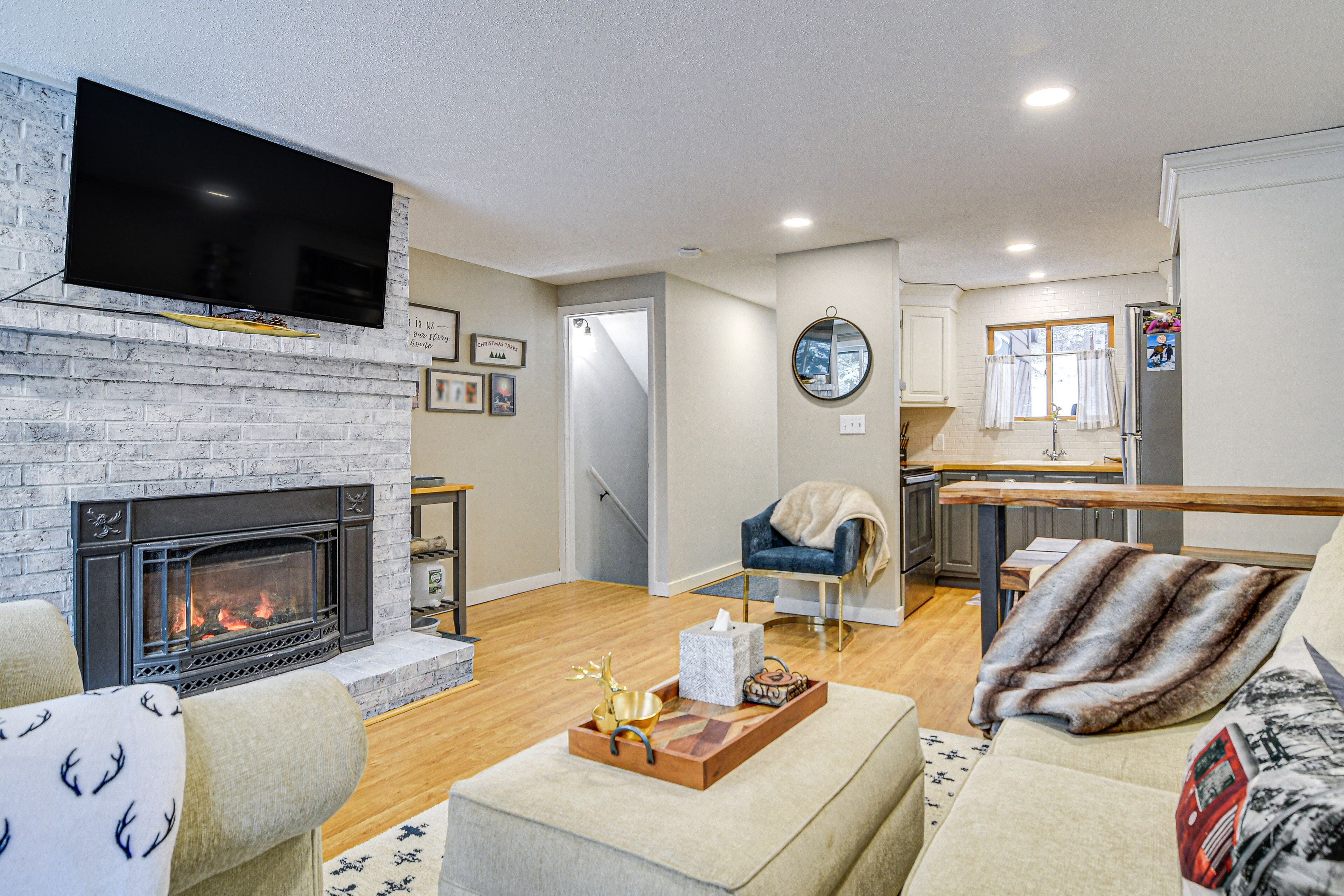 Ski-In/Ski-Out Maine Escape w/ Balcony & Fireplace
