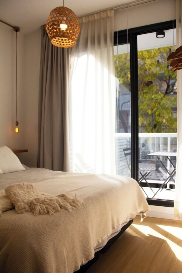 1 habitación, escritorio, tabla de planchar con plancha y wifi gratis