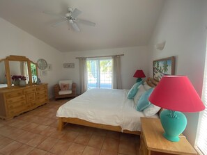 3 bedrooms, in-room safe, iron/ironing board, free WiFi
