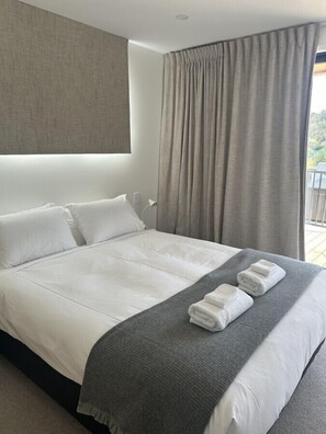 3 chambres, fer et planche à repasser, Wi-Fi gratuit, draps fournis