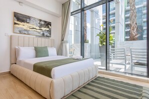 1 slaapkamer, een kluis op de kamer, een strijkplank/strijkijzer