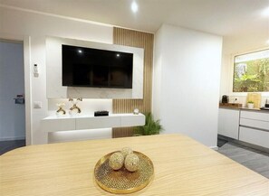 Appartement | Woonruimte | Een flatscreentelevisie
