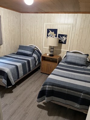 2 bedrooms, iron/ironing board, travel cot, WiFi