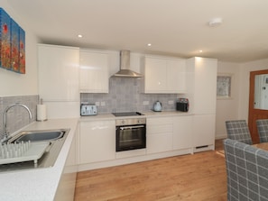 Fridge, dishwasher, electric kettle, toaster - Whitesands (Chathill)