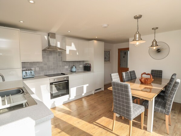 Fridge, dishwasher, electric kettle, toaster - Whitesands (Chathill)