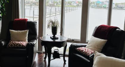 Waterfront Sunny Vibes Condo