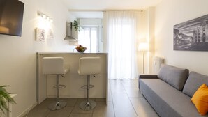 Leilighet – comfort | Oppholdsområde | Flatskjerm-TV